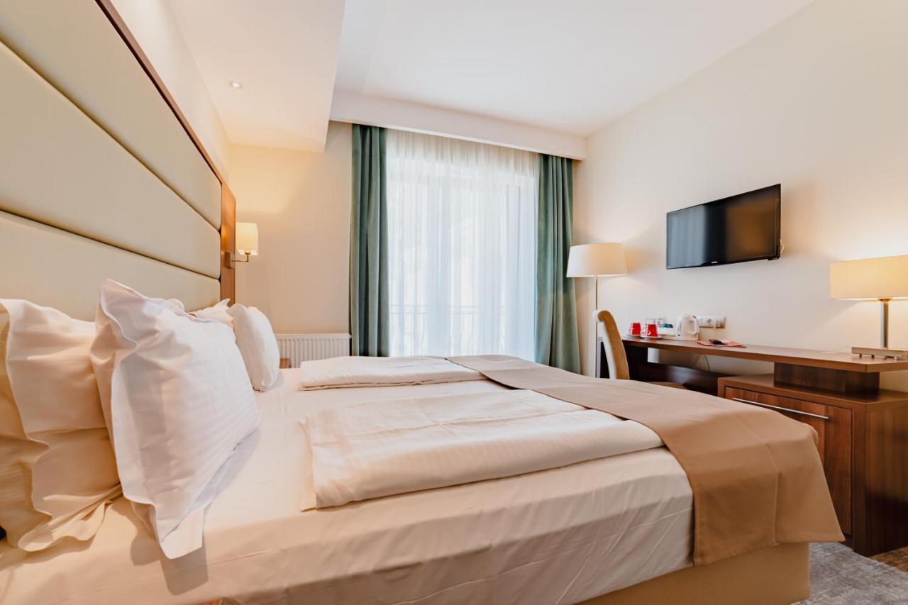 Rîşnov Radsor Hotel מראה חיצוני תמונה