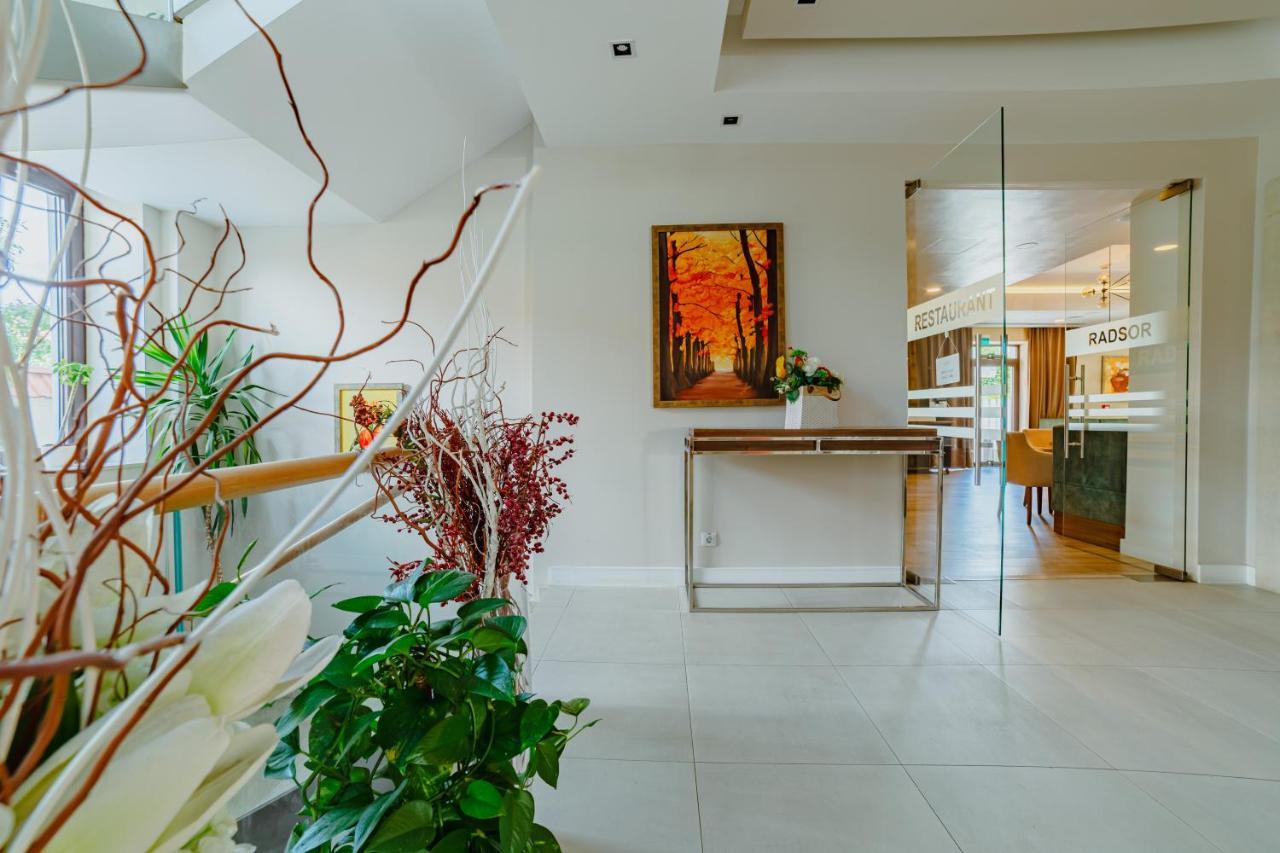 Rîşnov Radsor Hotel מראה חיצוני תמונה