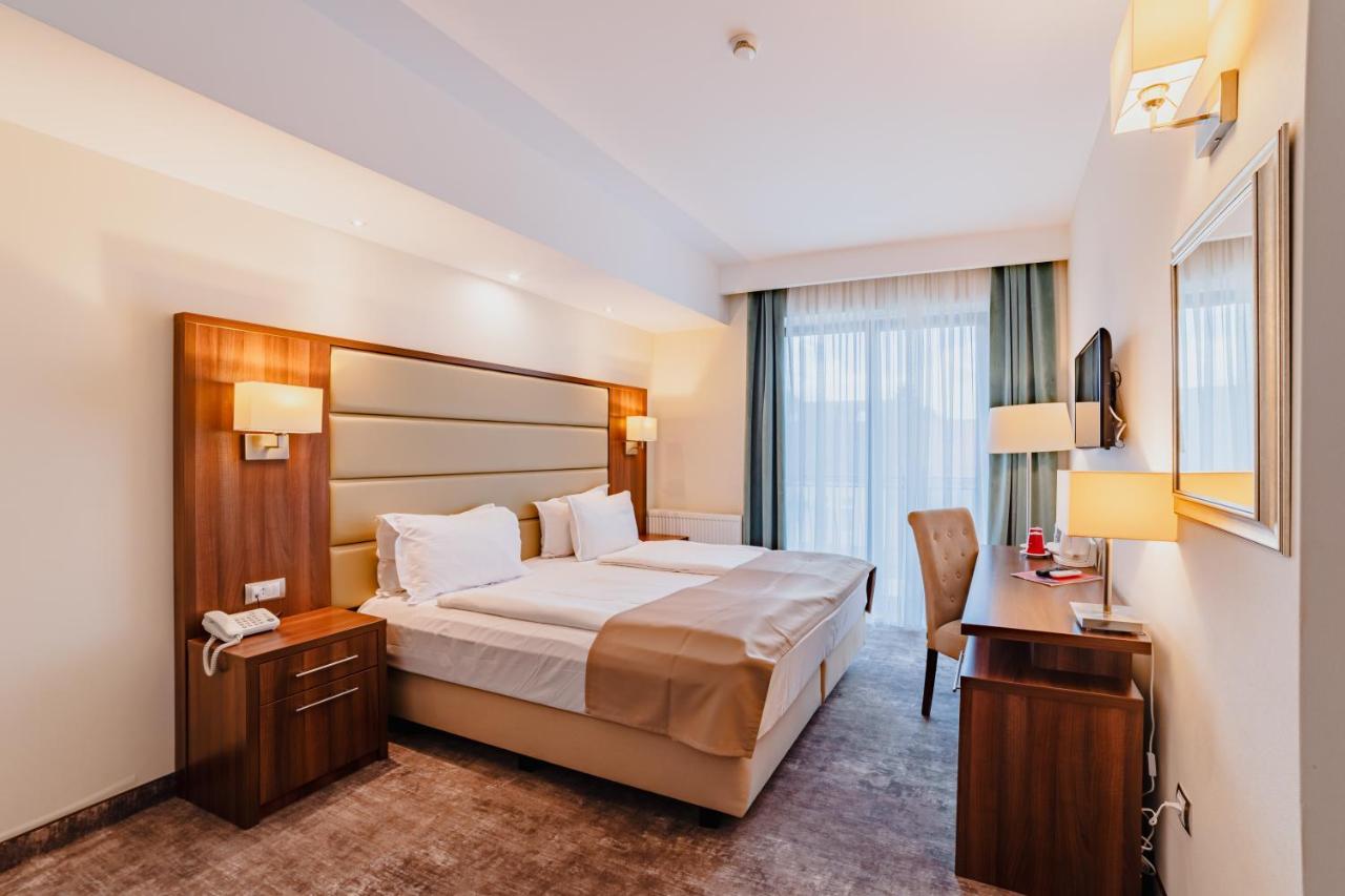 Rîşnov Radsor Hotel מראה חיצוני תמונה