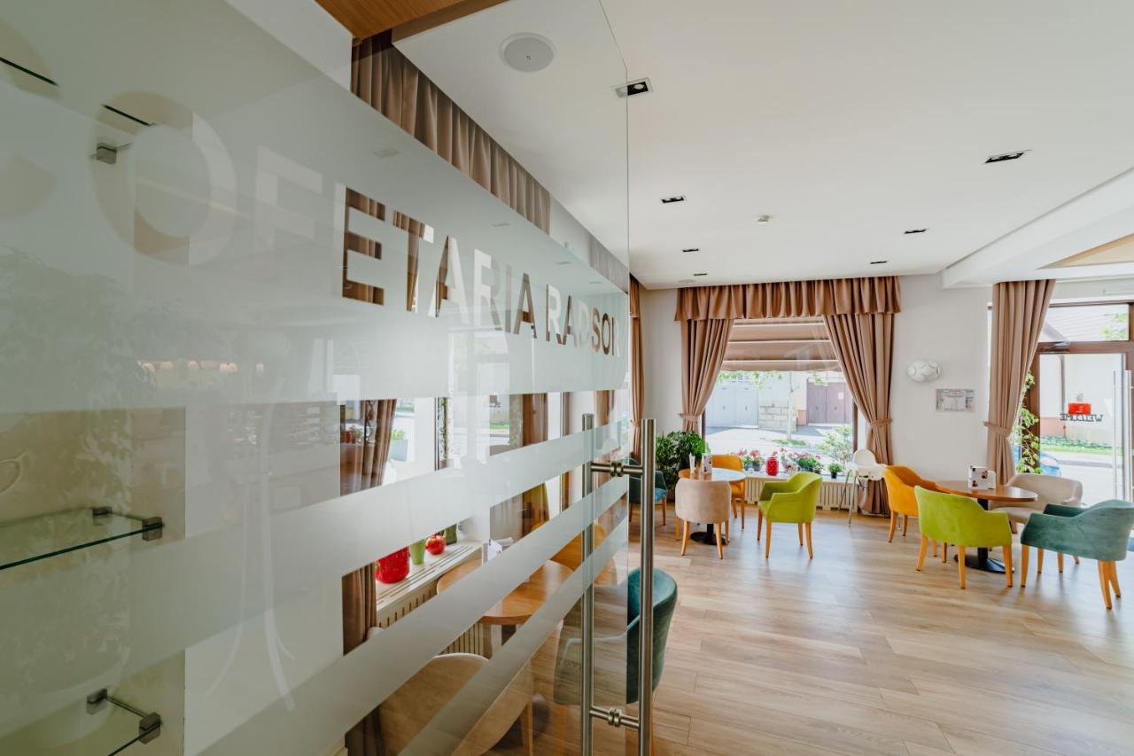 Rîşnov Radsor Hotel מראה חיצוני תמונה
