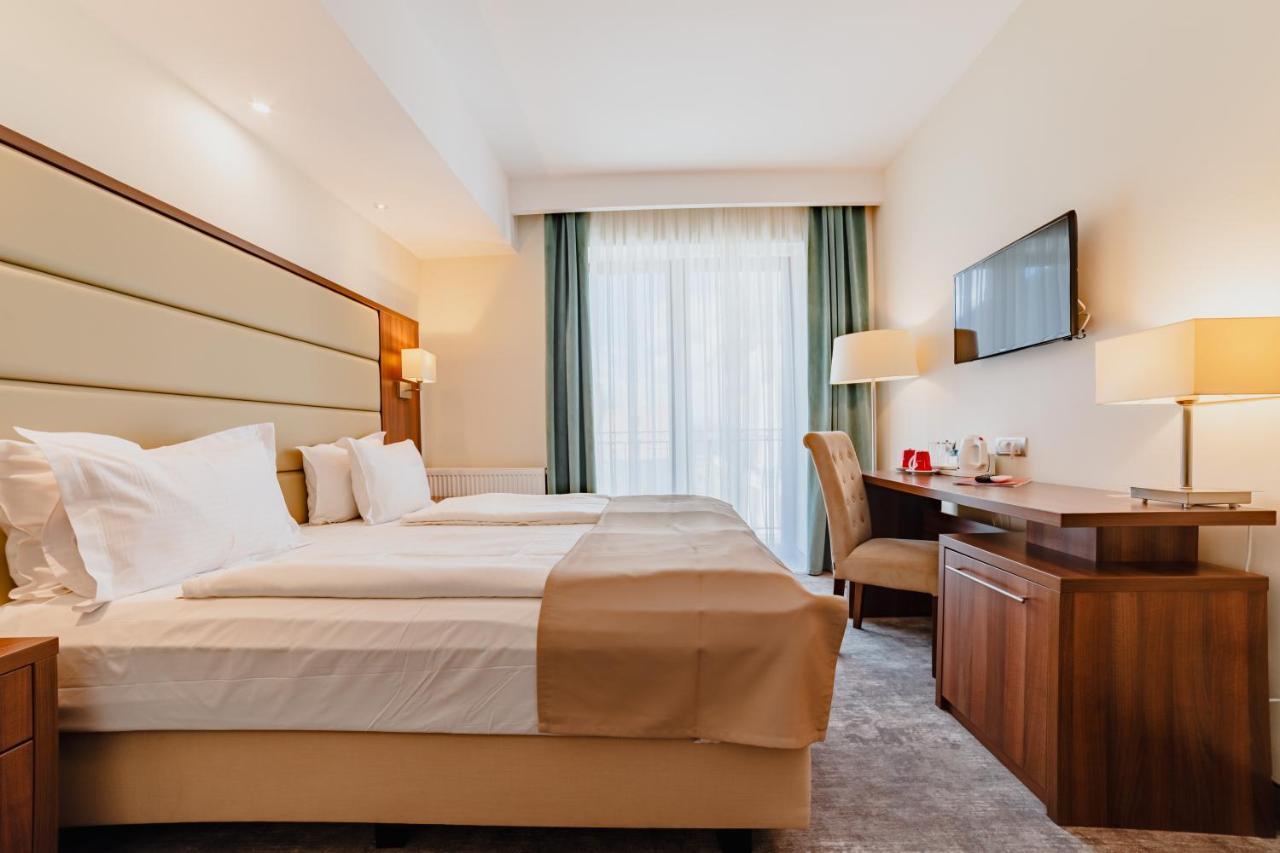 Rîşnov Radsor Hotel מראה חיצוני תמונה