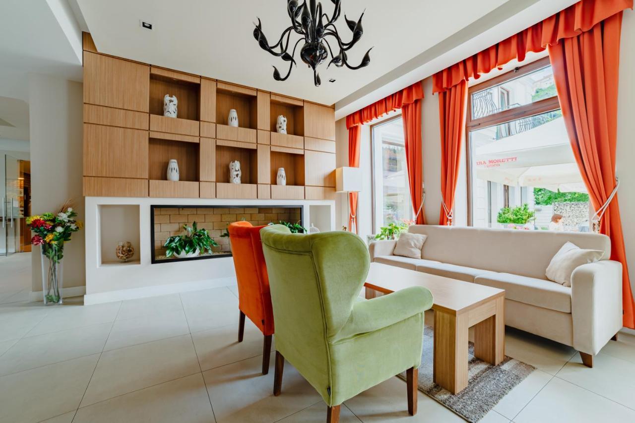 Rîşnov Radsor Hotel מראה חיצוני תמונה