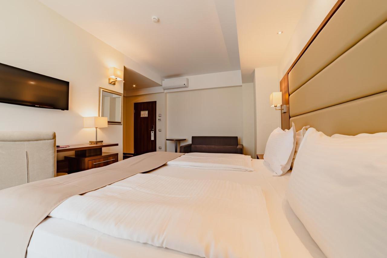 Rîşnov Radsor Hotel מראה חיצוני תמונה