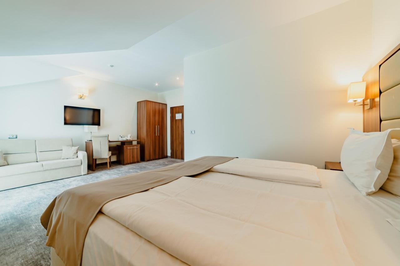 Rîşnov Radsor Hotel מראה חיצוני תמונה