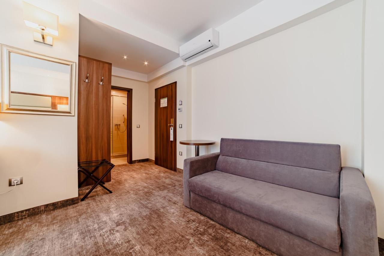 Rîşnov Radsor Hotel מראה חיצוני תמונה
