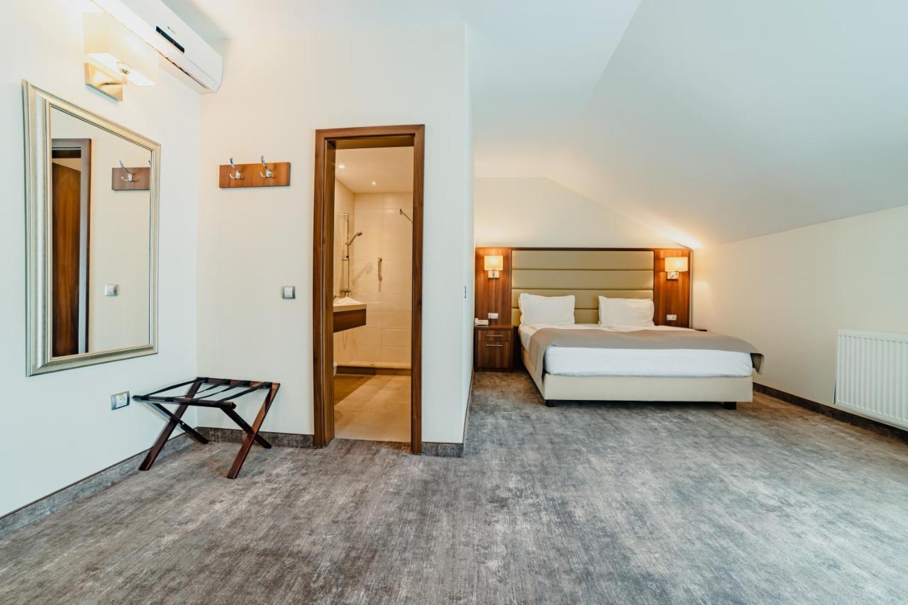 Rîşnov Radsor Hotel מראה חיצוני תמונה