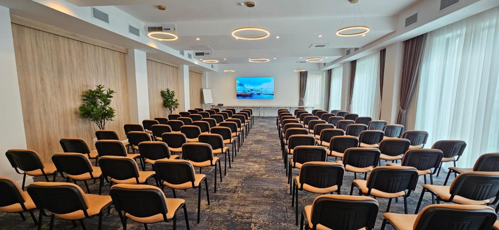 Rîşnov Radsor Hotel מראה חיצוני תמונה