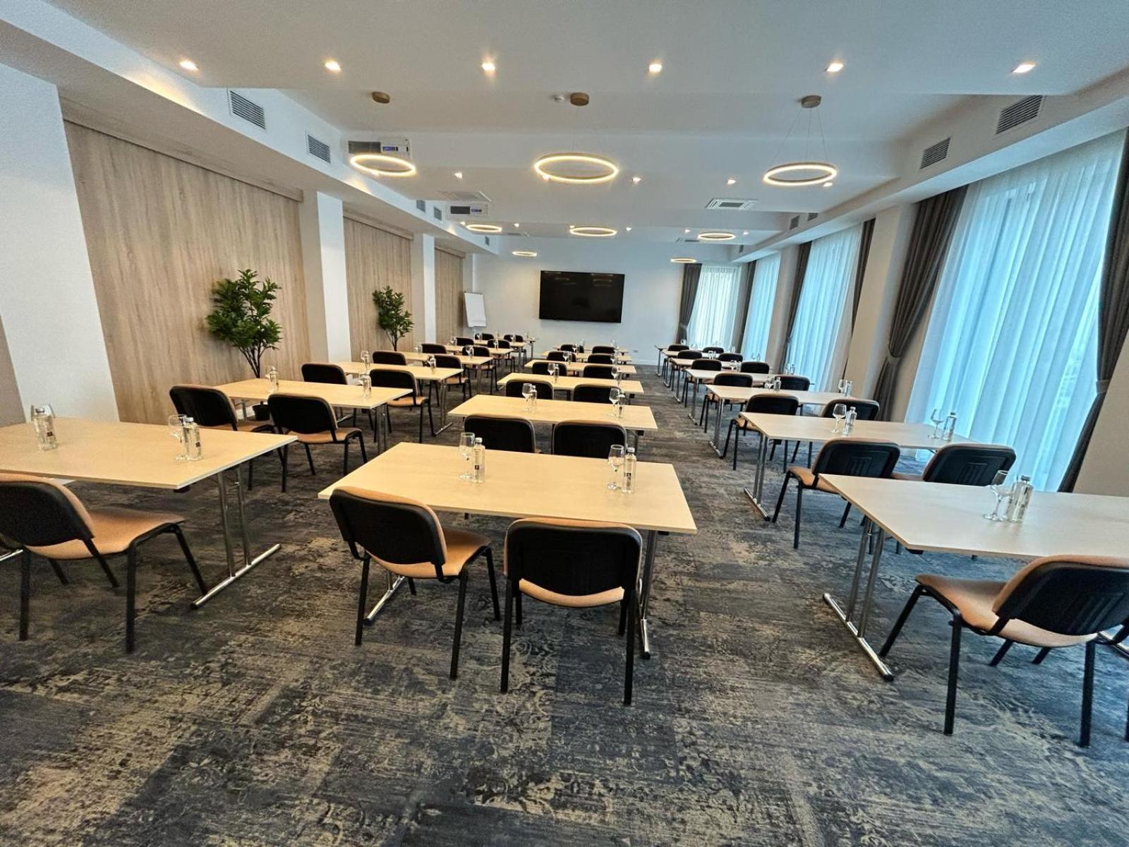 Rîşnov Radsor Hotel מראה חיצוני תמונה