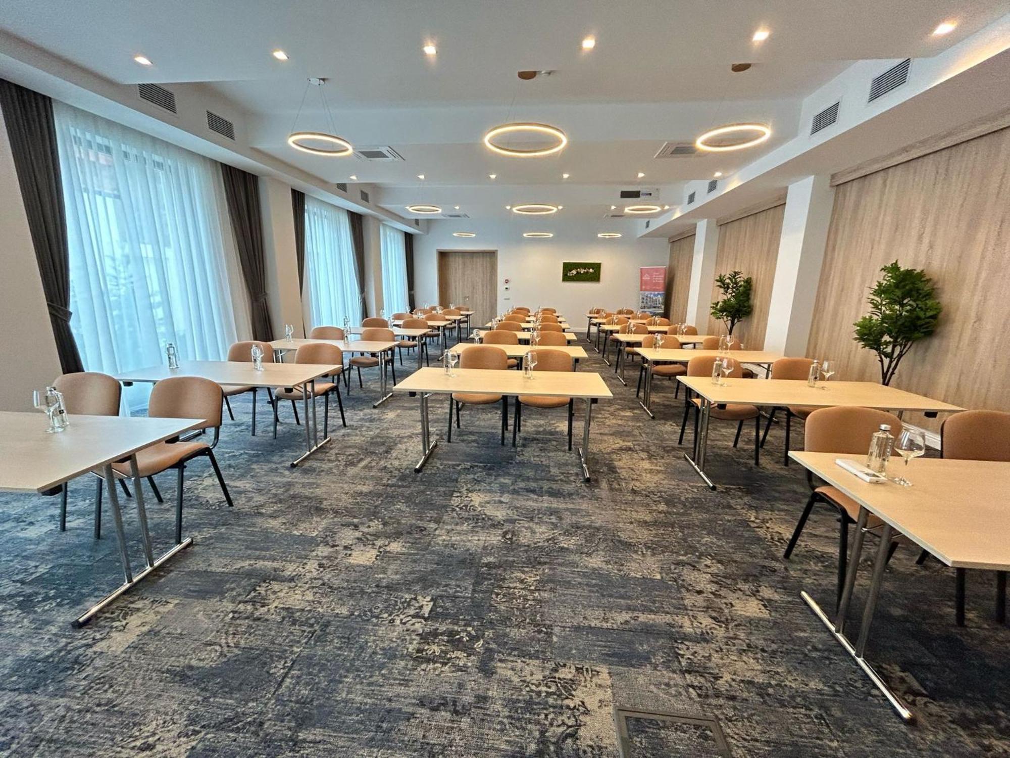 Rîşnov Radsor Hotel מראה חיצוני תמונה