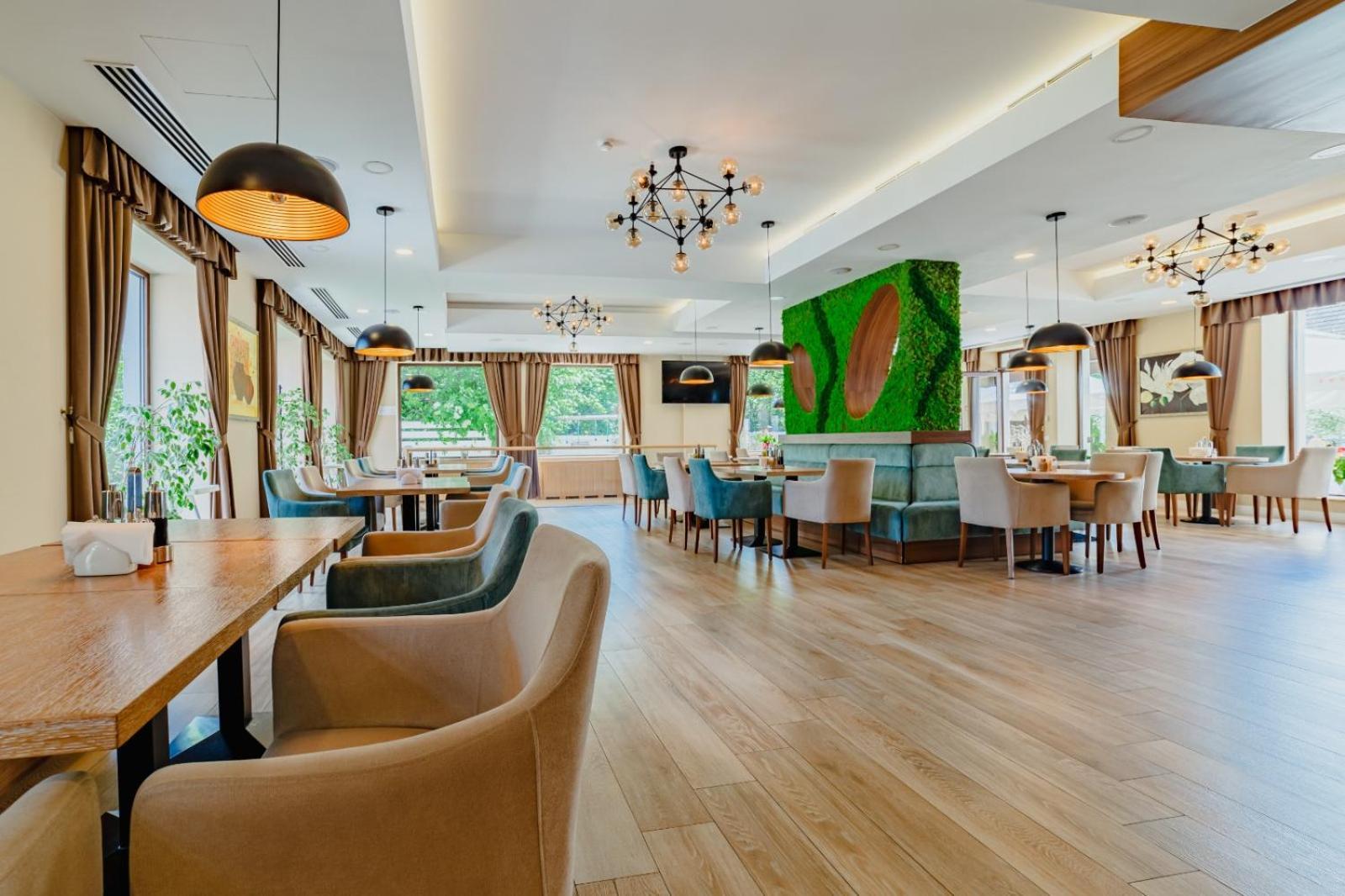 Rîşnov Radsor Hotel מראה חיצוני תמונה