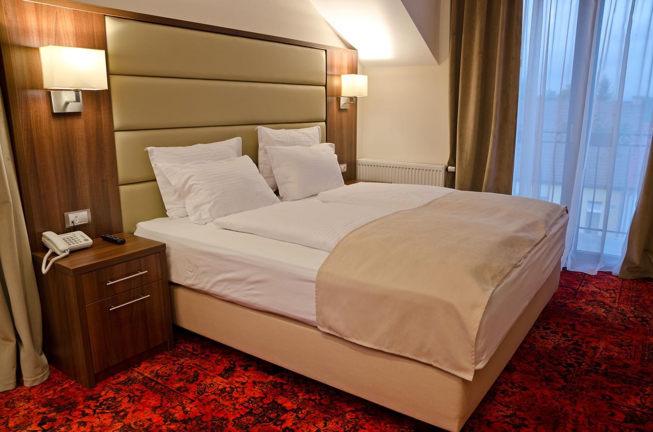 Rîşnov Radsor Hotel מראה חיצוני תמונה