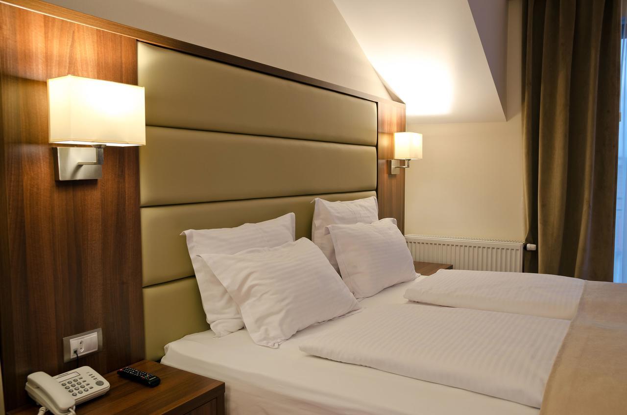 Rîşnov Radsor Hotel מראה חיצוני תמונה