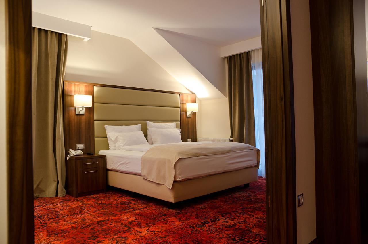 Rîşnov Radsor Hotel מראה חיצוני תמונה