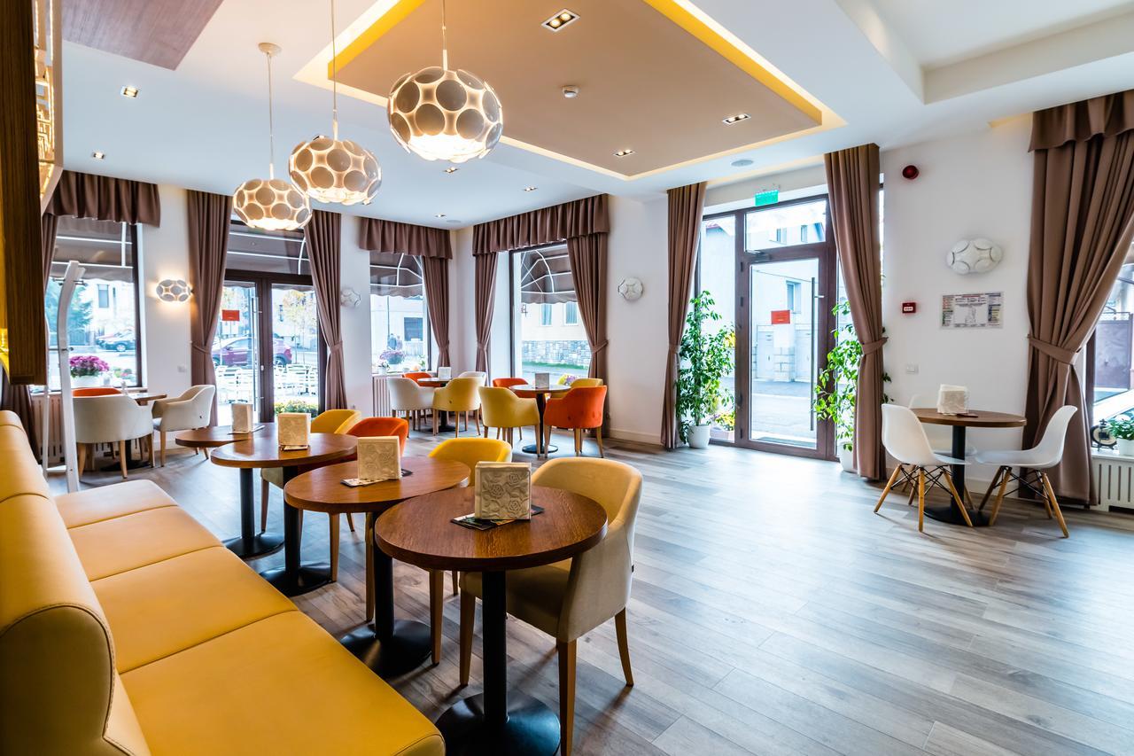 Rîşnov Radsor Hotel מראה חיצוני תמונה
