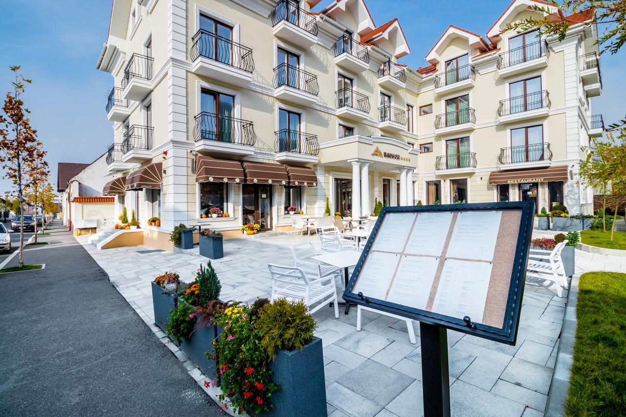 Rîşnov Radsor Hotel מראה חיצוני תמונה
