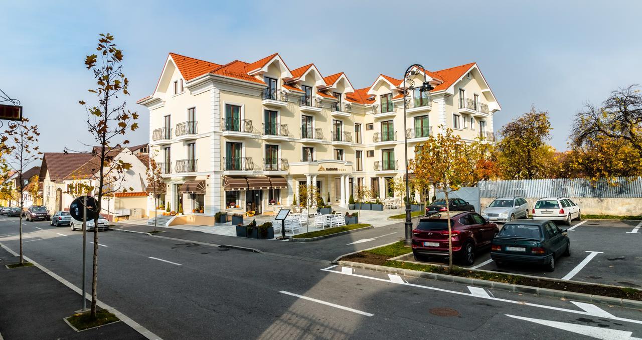Rîşnov Radsor Hotel מראה חיצוני תמונה