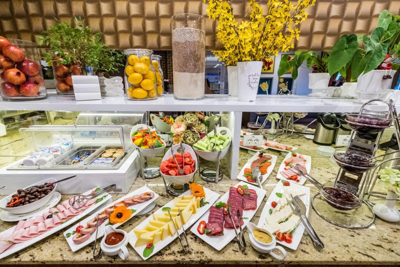 Rîşnov Radsor Hotel מראה חיצוני תמונה